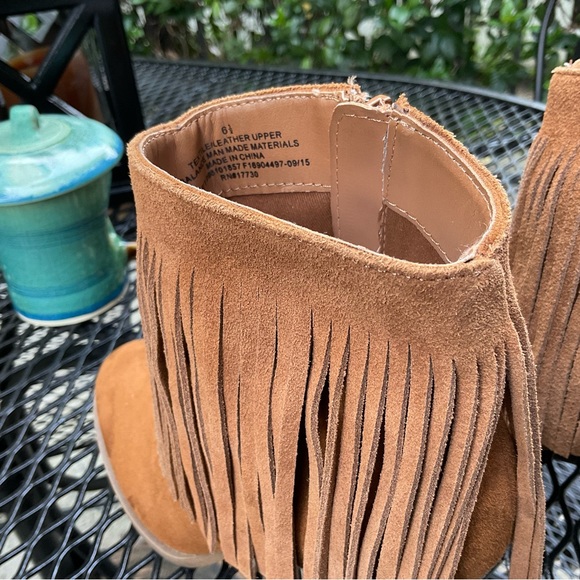 Earthy Fringy Brown Suede Boots! - Picture 7 of 16